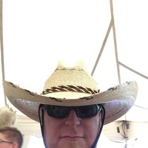 Meet your Posher, Eric